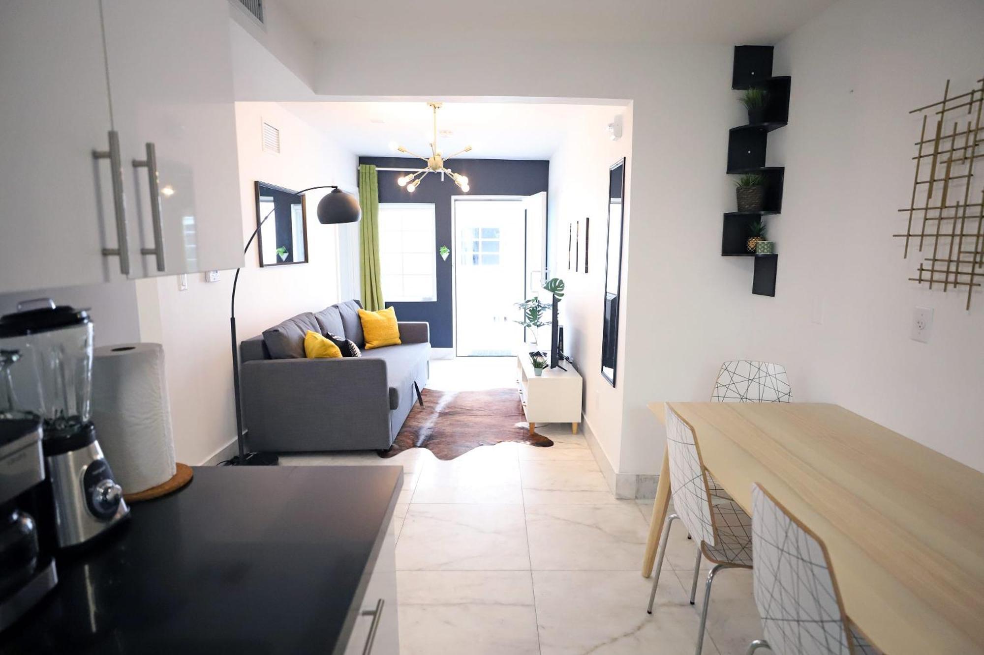South Beach 2 Bedroom Family Pet Friendly Apartment With Free Parking On Premise マイアミビーチ エクステリア 写真