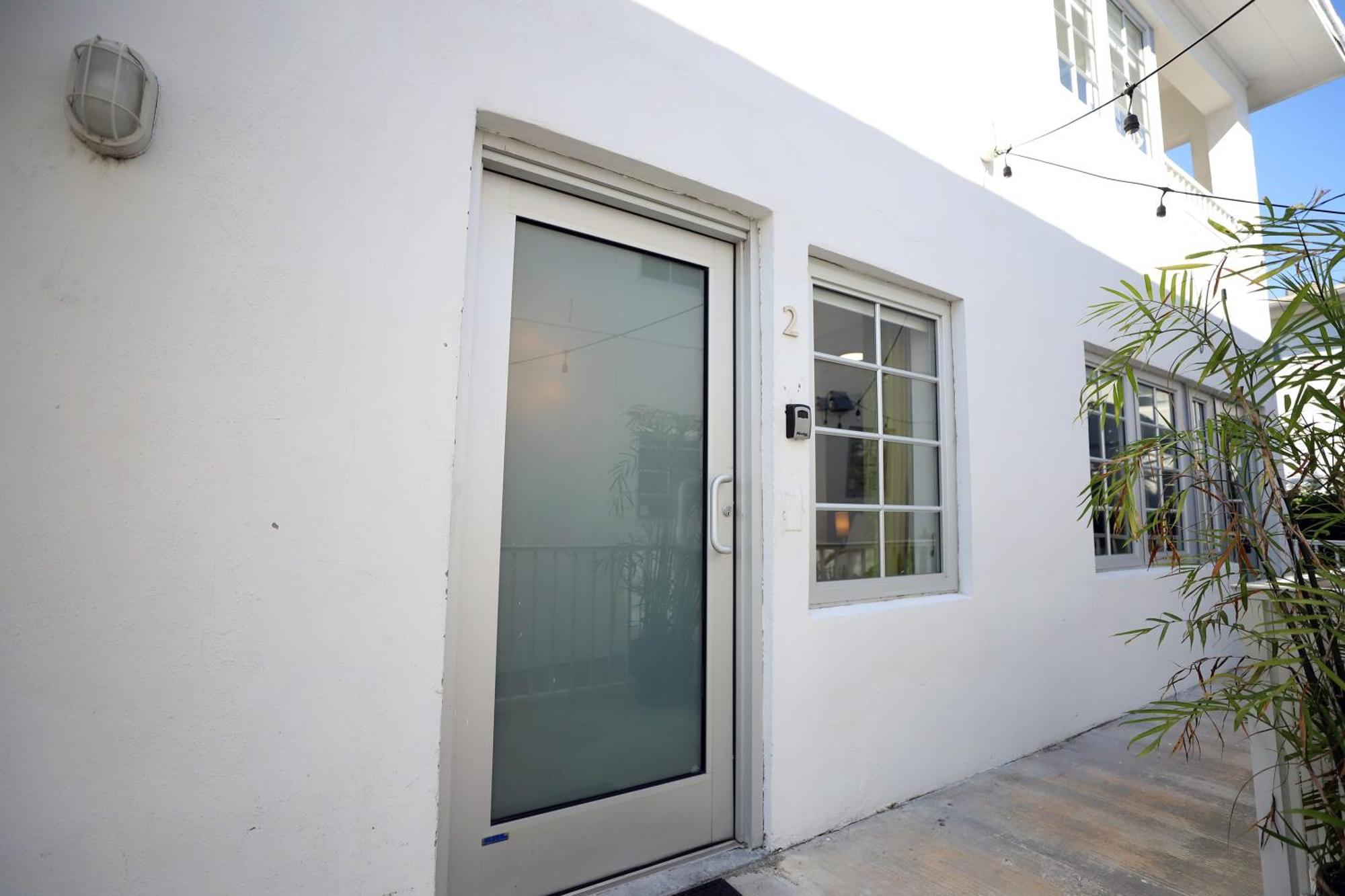 South Beach 2 Bedroom Family Pet Friendly Apartment With Free Parking On Premise マイアミビーチ エクステリア 写真