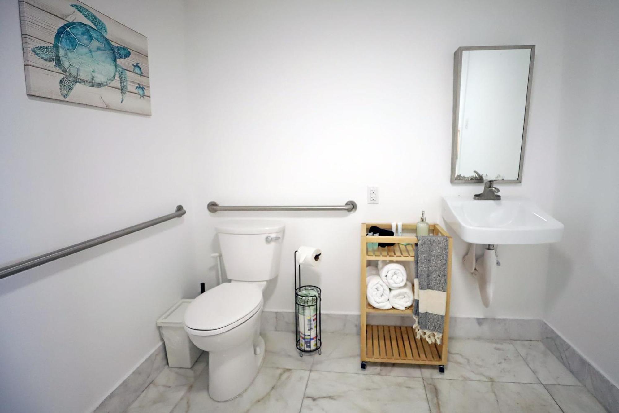 South Beach 2 Bedroom Family Pet Friendly Apartment With Free Parking On Premise マイアミビーチ エクステリア 写真