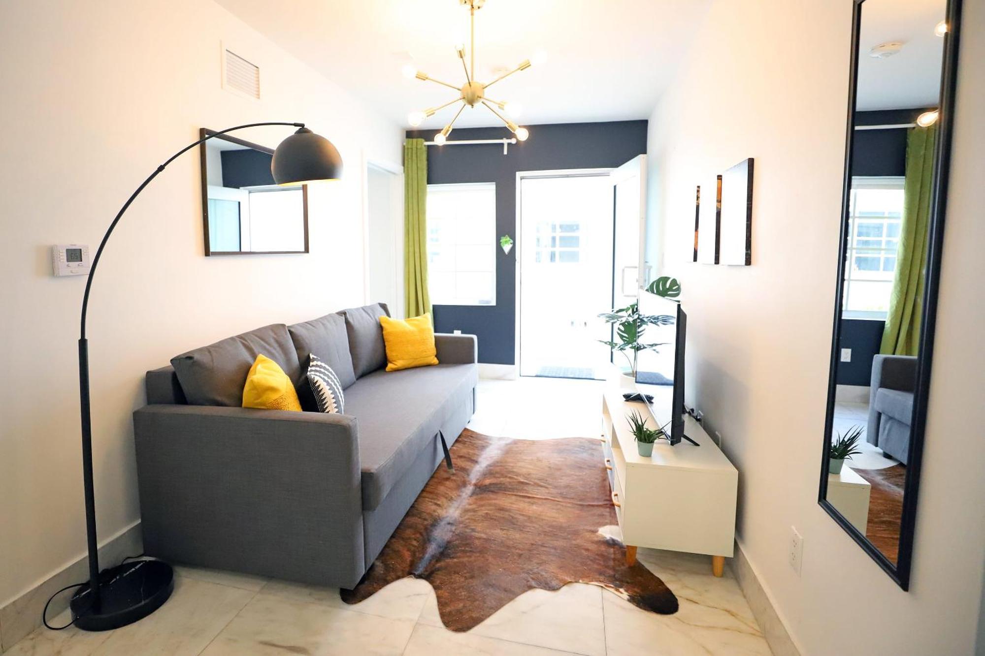 South Beach 2 Bedroom Family Pet Friendly Apartment With Free Parking On Premise マイアミビーチ エクステリア 写真