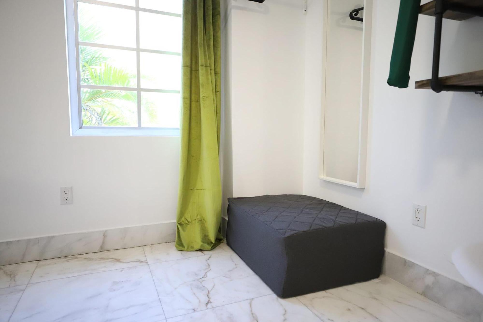 South Beach 2 Bedroom Family Pet Friendly Apartment With Free Parking On Premise マイアミビーチ エクステリア 写真