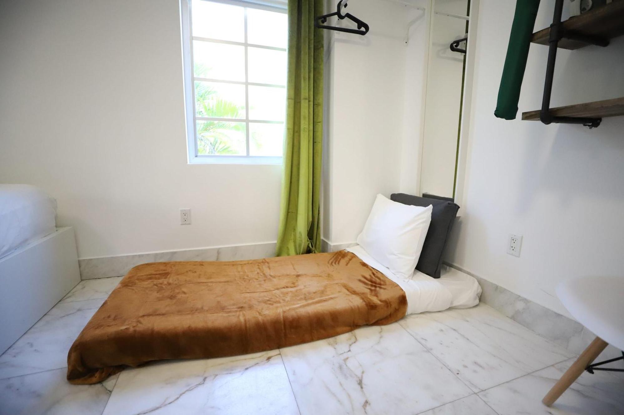 South Beach 2 Bedroom Family Pet Friendly Apartment With Free Parking On Premise マイアミビーチ エクステリア 写真